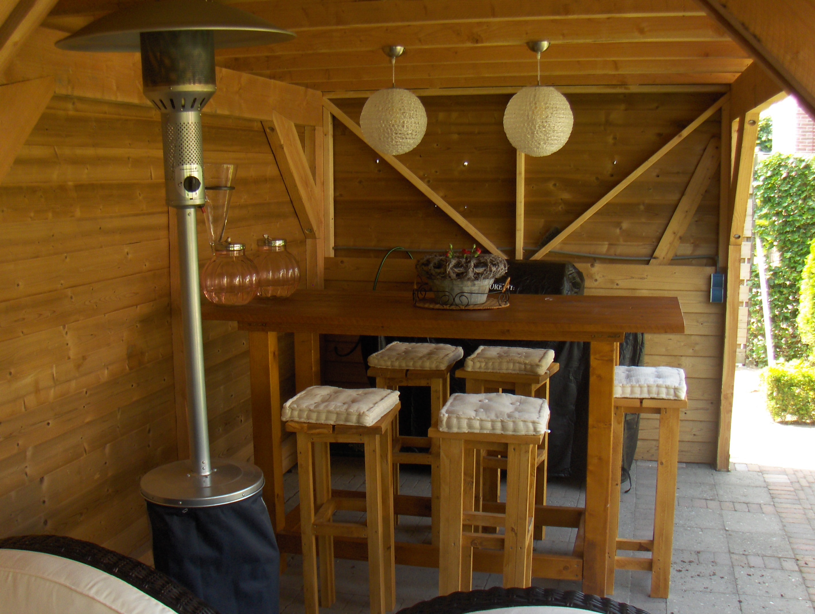 Heerlijk zitje onder de overkapping/veranda